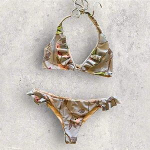 - Women’s Floral Ruffled Bikini Swimsuit. Size L Great Condition! M.G.S. Brand